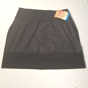 Womens Columbia Activefit Skort. Jupe-short.  Size XS/TP NWT